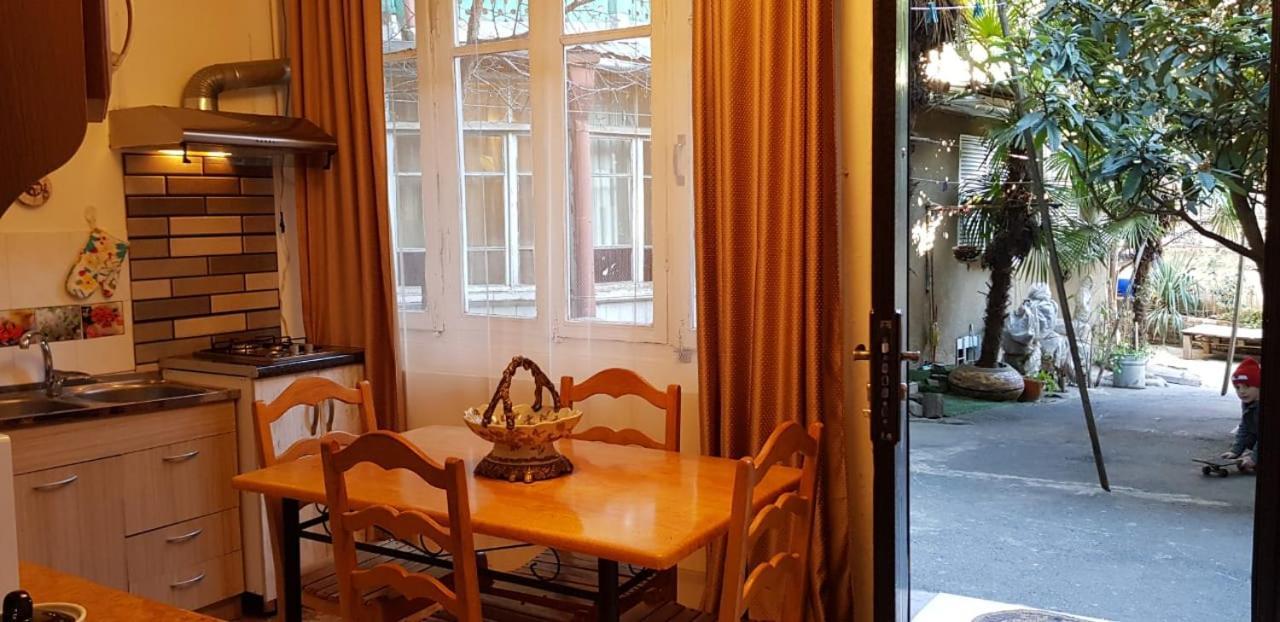 Madona'S Apartment Tbilisi Exterior photo